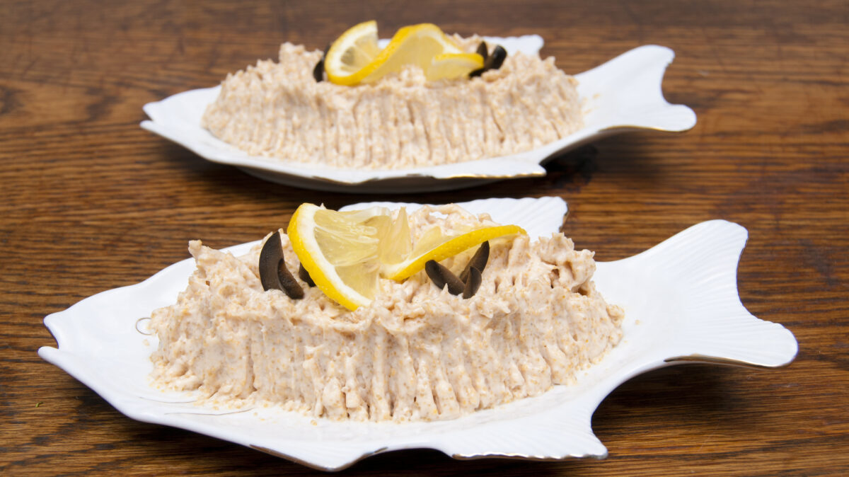 Secretul pentru cea mai buna si pufoasa salata de icre! Uite cum sa o faci ca sa nu se taie!