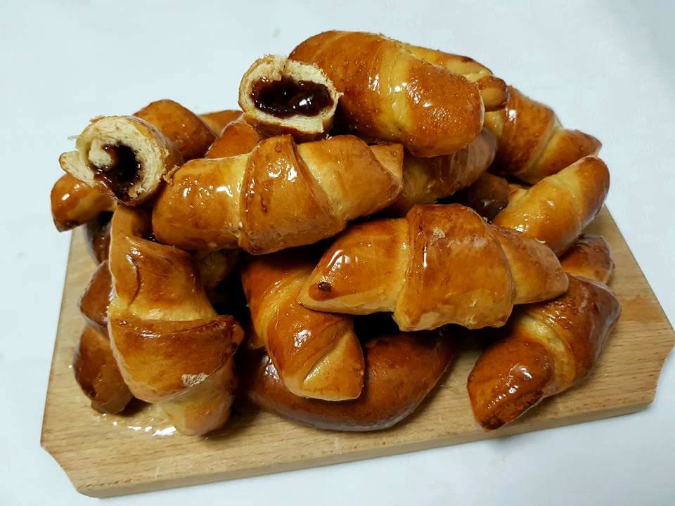 Cornuri cu magiun si nuca Cornuri cu magiun si nuca