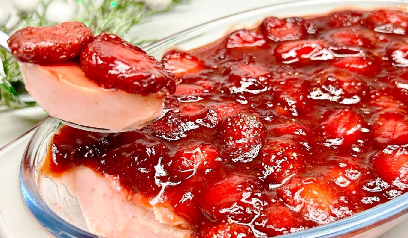 Nu necesită cuptor sau gelatină. Desert delicios de casă cu căpșuni si caramel