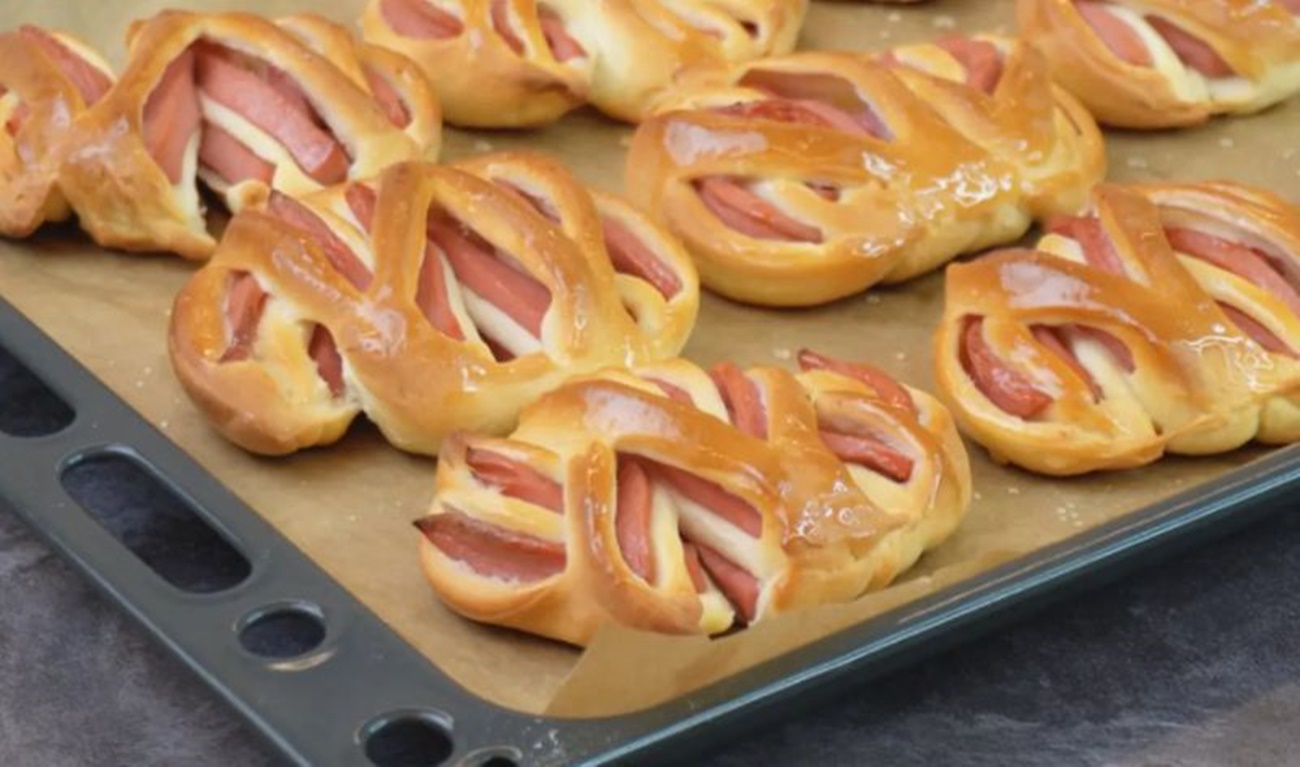 Coc aceste chifle savuroase foarte des. Delicios pentru micul dejun sau pentru o gustare