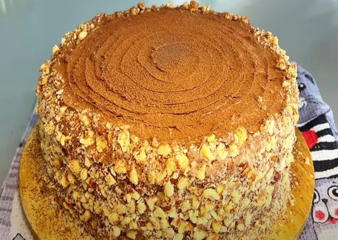 Un adevărat festin al gustului pentru toți iubitorii de deserturi bogate, aromate și sățioase. O compoziție armonioasă și echilibrată Un adevărat festin al gustului pentru toți iubitorii de deserturi bogate, aromate și sățioase. O compoziție armonioasă și echilibrată