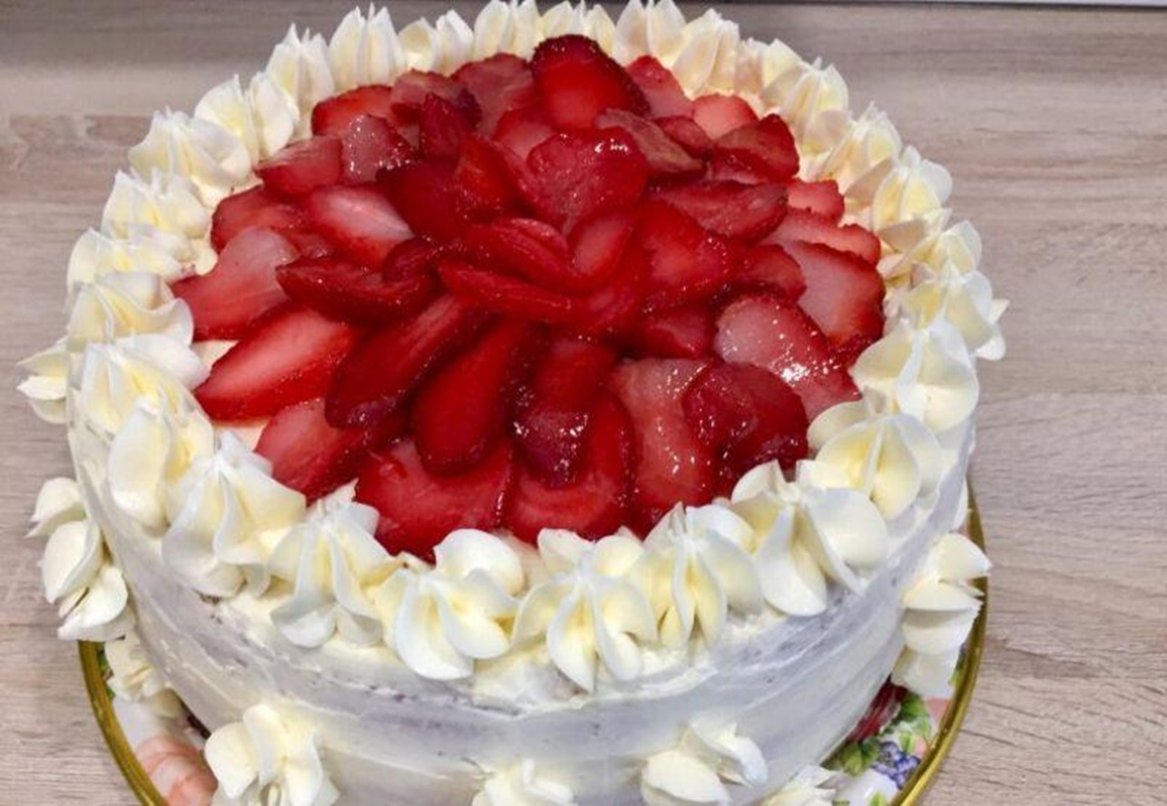 Un tort de care sunt sigură că iese întotdeauna bine, îl fac la toate sărbătorile, iar cei din casa il adoră Un tort de care sunt sigură că iese întotdeauna bine, îl fac la toate sărbătorile, iar cei din casa il adoră