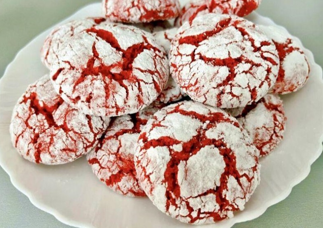 Frumusețe și deliciu: fursecuri crăpate. Sunt o încântare pentru oaspeți, usor de facut, sunt mereu în centrul atenției, nu sunt doar frumoase, ci si foarte gustoase! Frumusețe și deliciu: fursecuri crăpate. Sunt o încântare pentru oaspeți, usor de facut, sunt mereu în centrul atenției, nu sunt doar frumoase, ci si foarte gustoase!