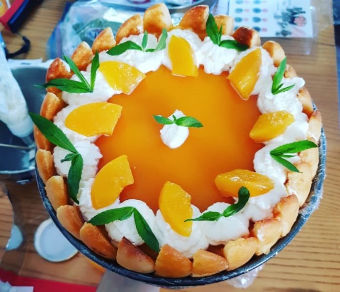 Tort cu jeleu de portocale foarte gustos, usor de facut. Minunat pe masa de sarbatoare