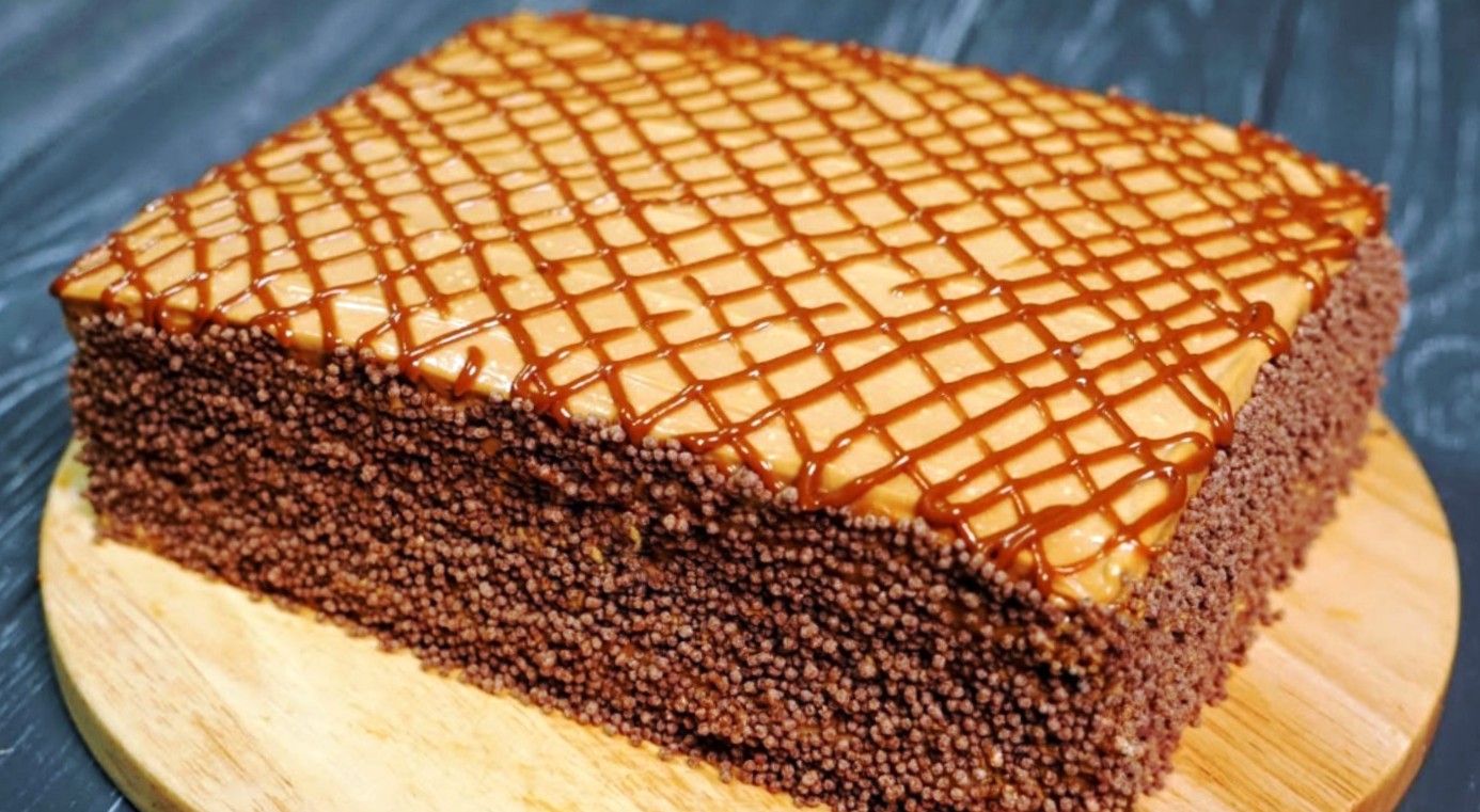 Tort minunat cu banane si lapte condensat, fără coacere. Atât de delicios si aspectos încât îl poți pune pe masa festivă