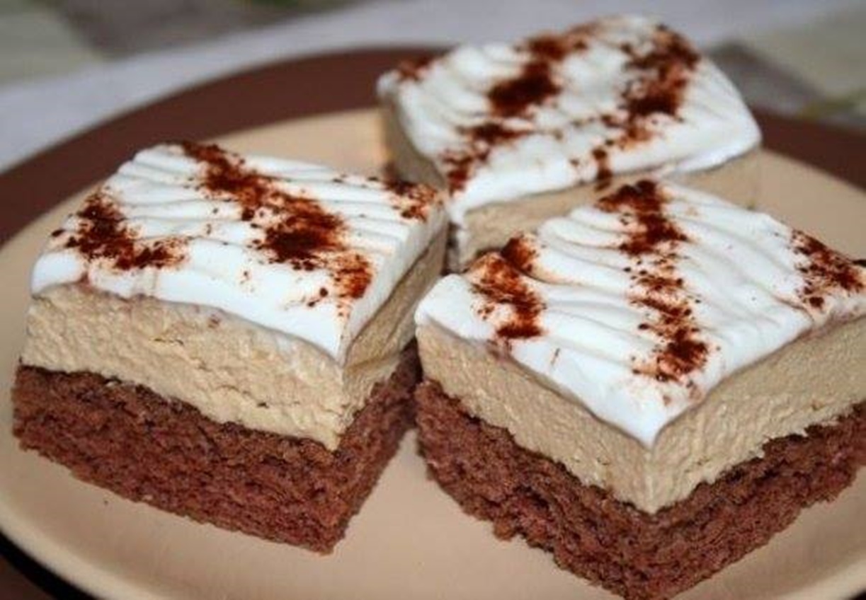 Cu crema de cafea, frisca si ciocolata. Prajitura “Sarut dulce”