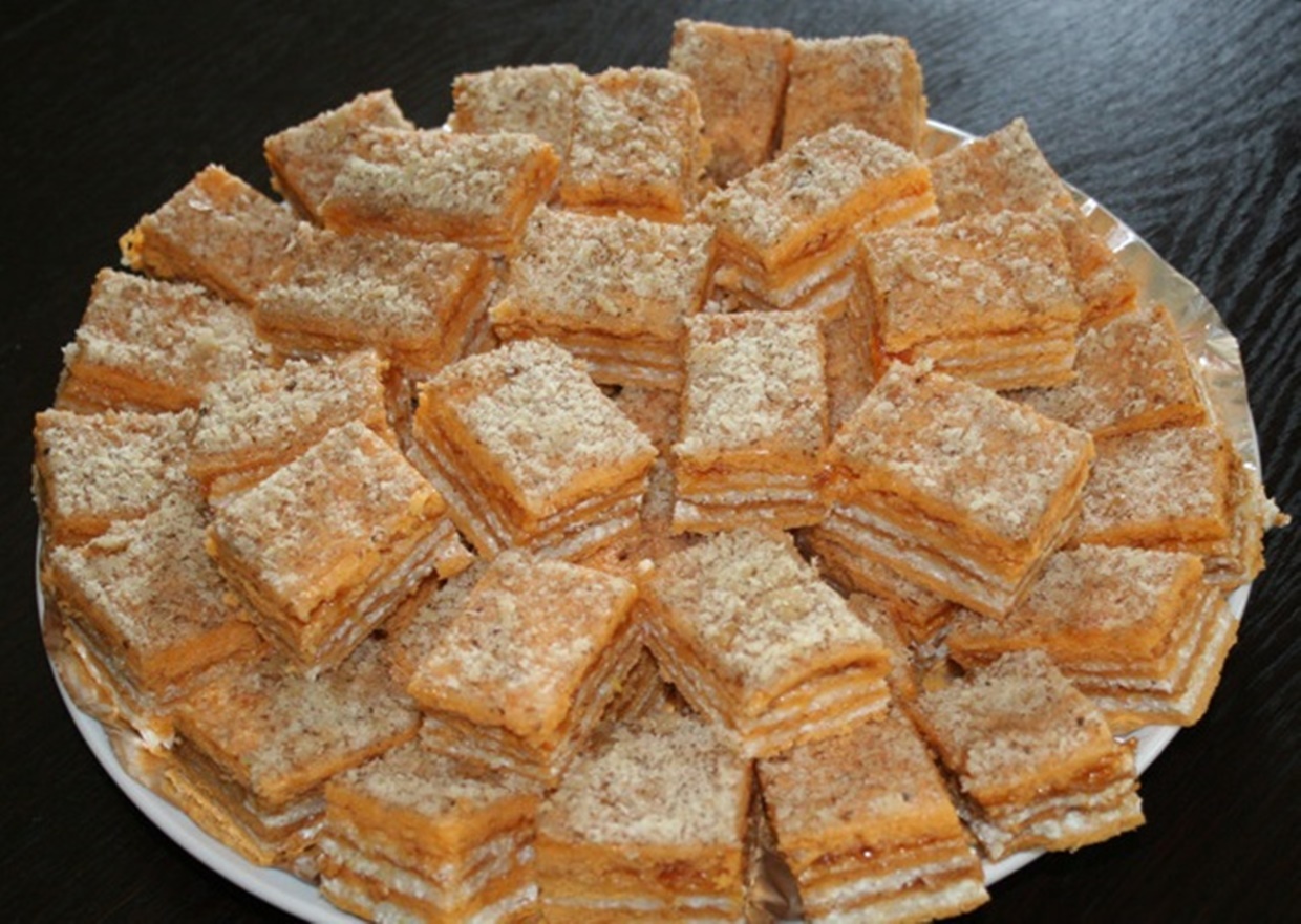 Cea mai delicioasa prajitura de post, facuta CU SUC DE ROSII