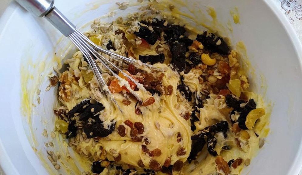 Rețetă pentru aluat de tip chec pentru prăjituri cu fructe, foarte ușor de făcut Rețetă pentru aluat de tip chec pentru prăjituri cu fructe, foarte ușor de făcut