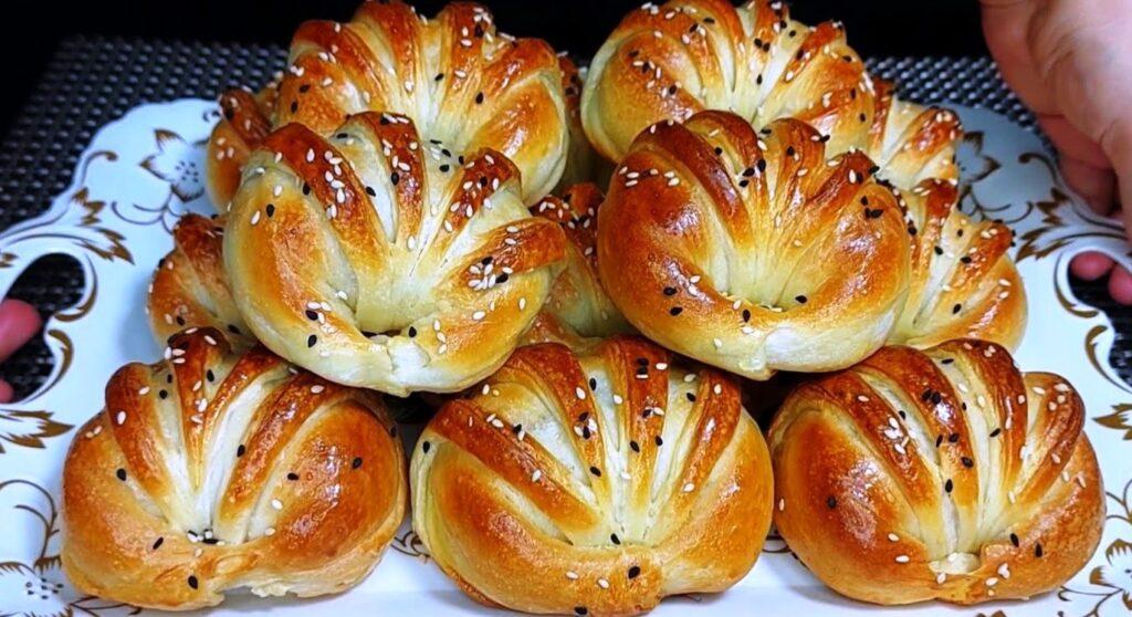 Mini-plăcintele cu cartofi și brânză sunt  delicioase și se prepară într-un timp scurt