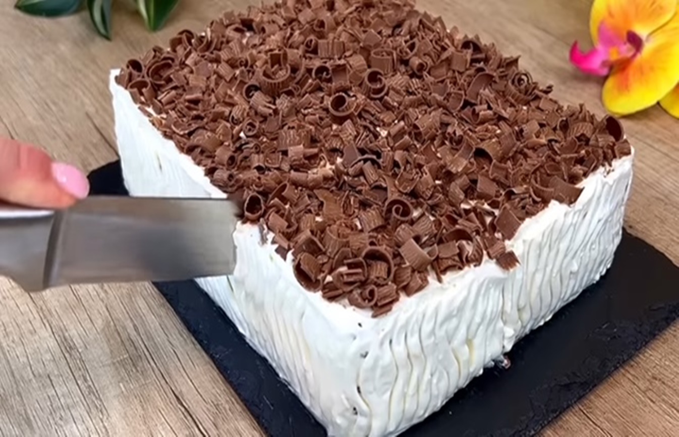 Un rand de biscuiti, un rand de banane, un rand de crema… Se topeste in gura! Foarte rapid, usor si delicios!