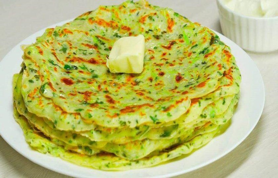 Clătitele de dovlecei cu mărar, usturoi și pătrunjel nu sunt doar sănătoase, ci și foarte gustoase Clătitele de dovlecei cu mărar, usturoi și pătrunjel nu sunt doar sănătoase, ci și foarte gustoase
