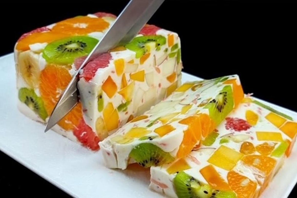 Nu există desert mai ieftin și mai gustos.  Delicios și sănătos, fără gelatină, durează 5 minute pentru al pregăti