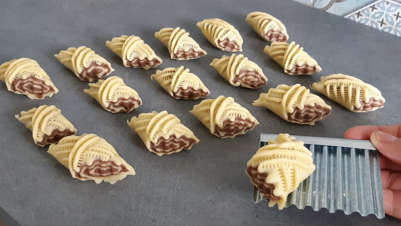 Fursecuri cu unt în două culori. Sunt fantastic de delicioase, dar vor arăta și frumos pe masa de sărbatoare