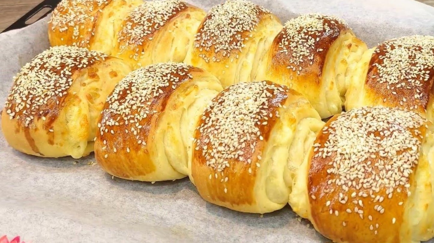 Rulouri cu brânză incredibil de delicioase: schimb umplutura și gătesc o dată la două zile