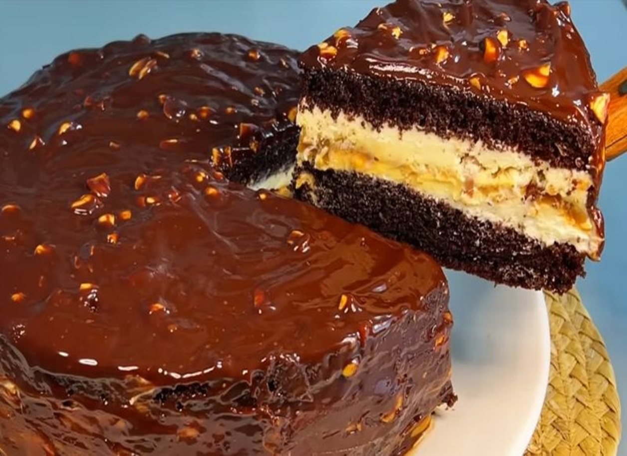 Această prăjitură va fi un final minunat pentru o sărbătoare, va oferi emoții strălucitoare și o dispoziție excelentă tuturor invitaților Această prăjitură va fi un final minunat pentru o sărbătoare, va oferi emoții strălucitoare și o dispoziție excelentă tuturor invitaților