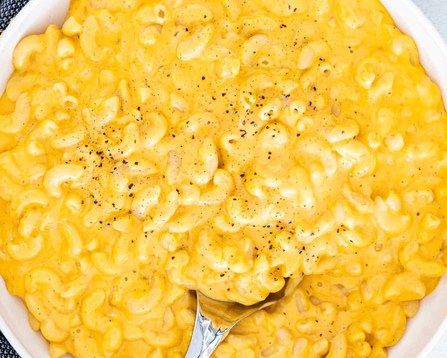 Sos savuros cu cașcaval pentru paste! Nu va rămâne nimic în farfurie Sos savuros cu cașcaval pentru paste! Nu va rămâne nimic în farfurie