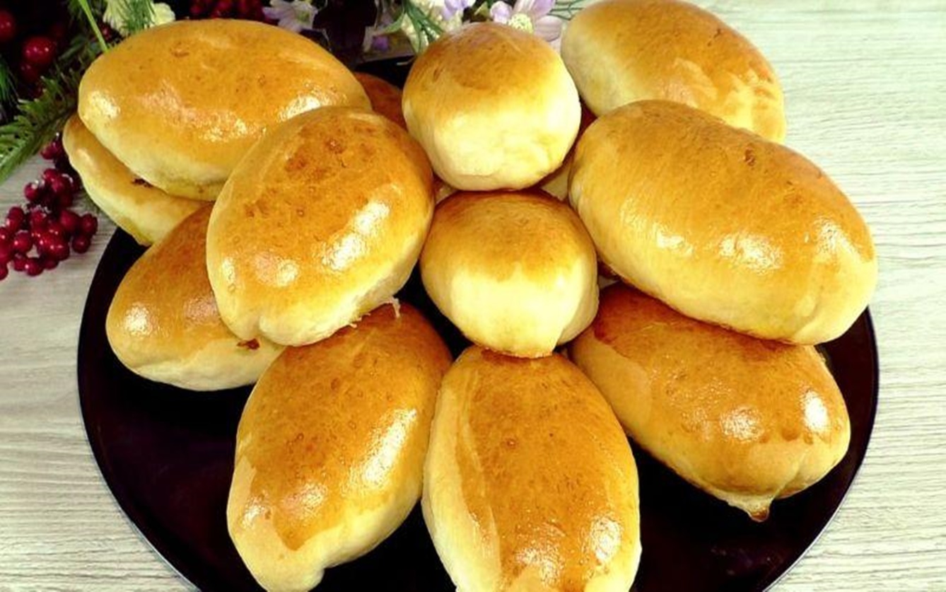 Plăcinte la cuptor, delicioase cu orice umplutură. Chiar și în a doua zi, aluatul va rămâne moale