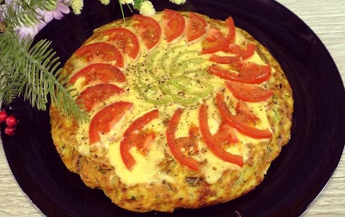 O rețetă simplă de „pizza” cu legume și dovlecei într-o tigaie. Această mâncare cu dovlecei este foarte interesantă, simplă, gustoasă și făcută cu ingrediente accesibile ca preț