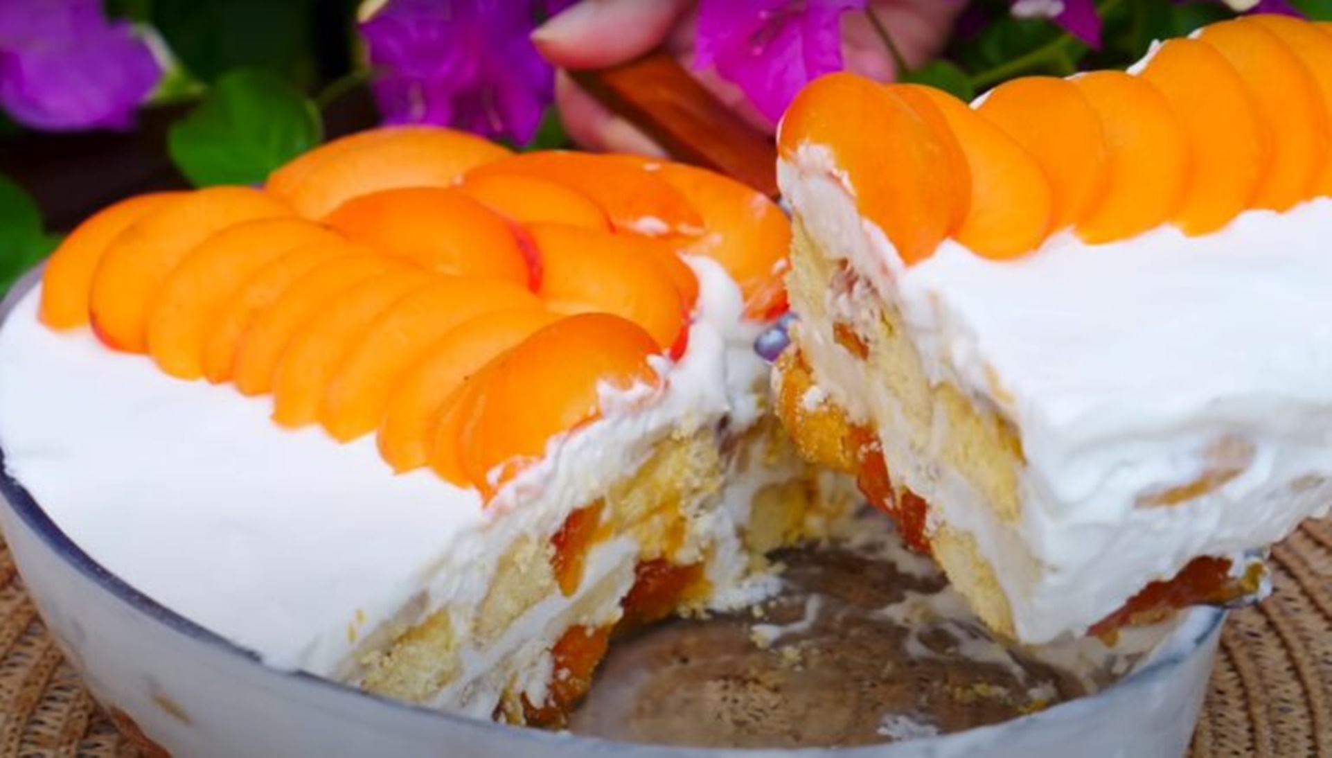 Copiilor le place la nebunie: o prăjitură cu înghețată delicioasă și răcoritoare. O gătesc mereu vara